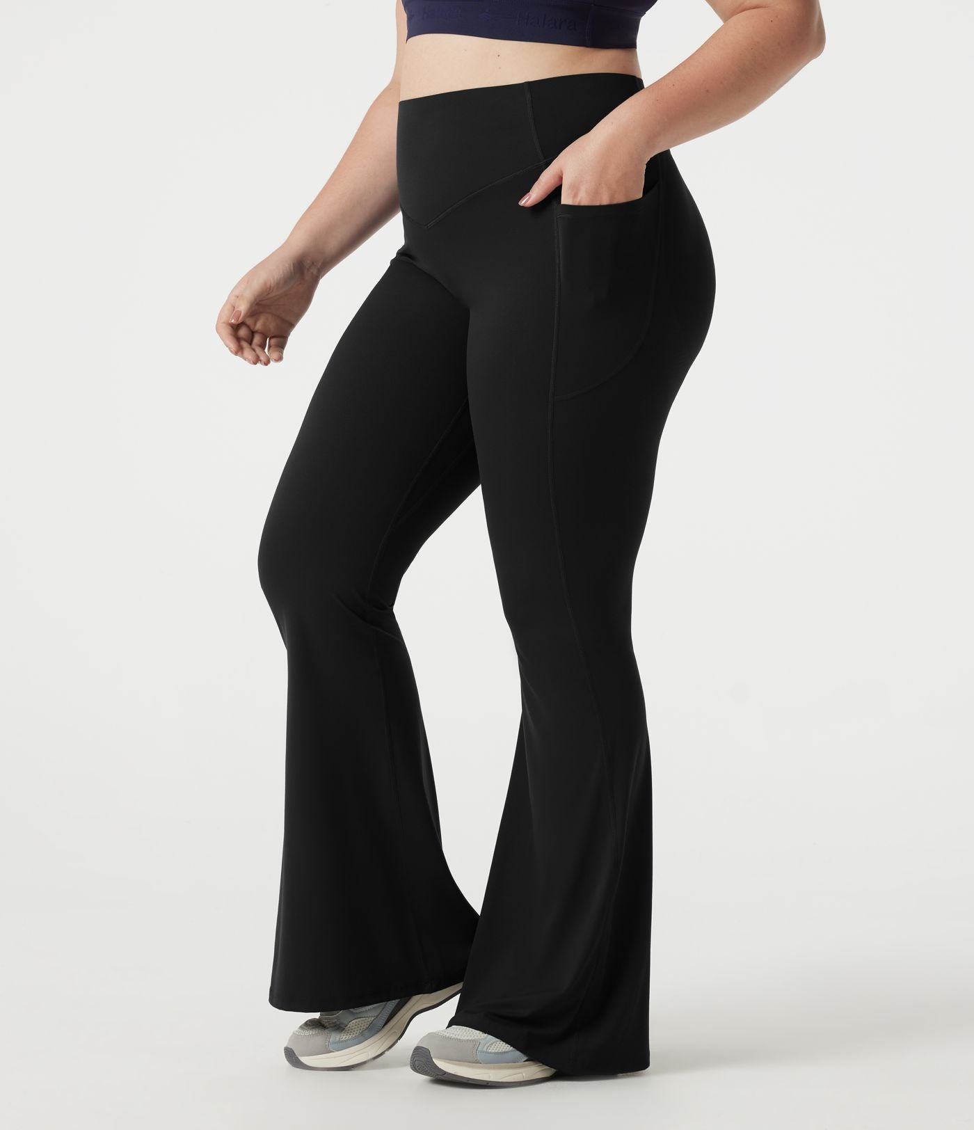 Legging flare évasé gainant grande taille Halara UltraSculpt™ taille haute, effet push-up fessier avec poches
