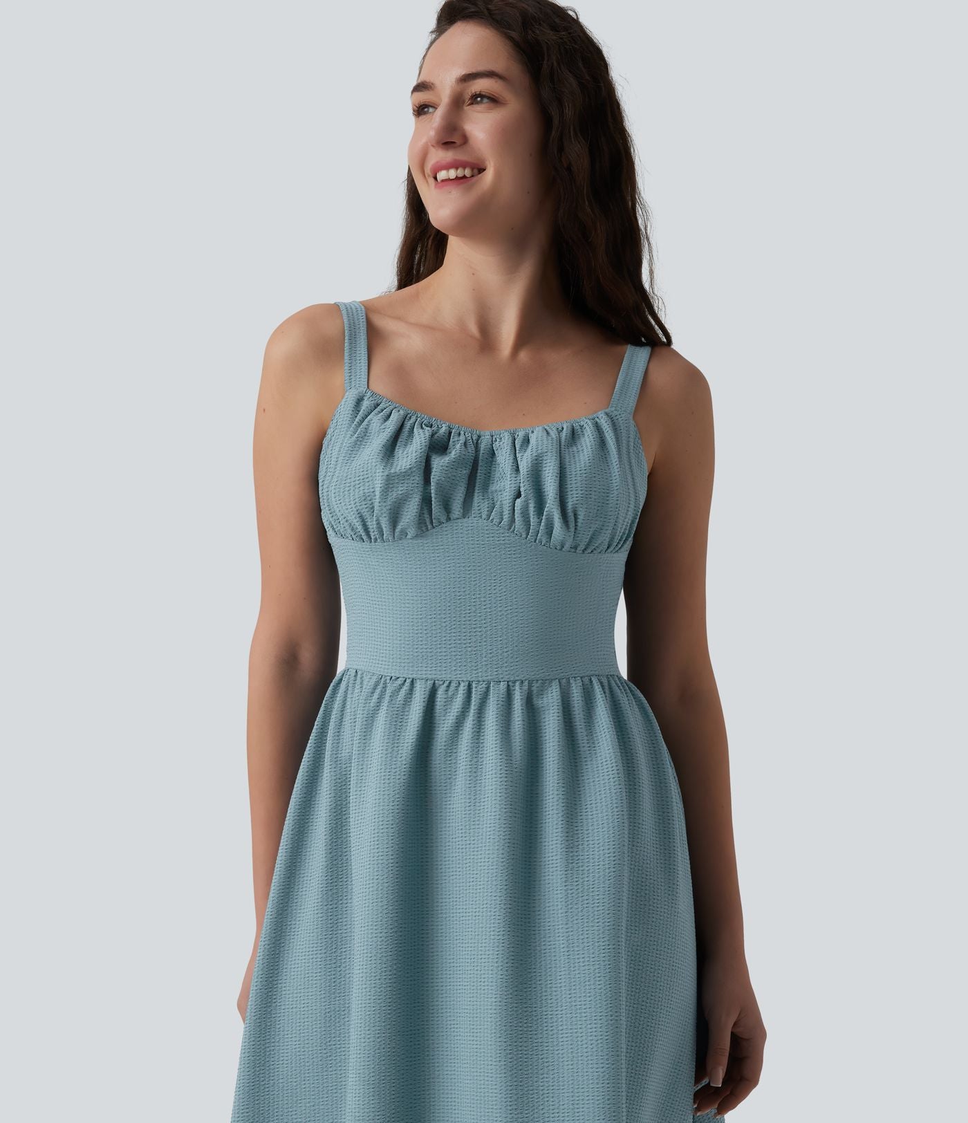 Robe fluide casual mi-longue texturée froncée et smockée
