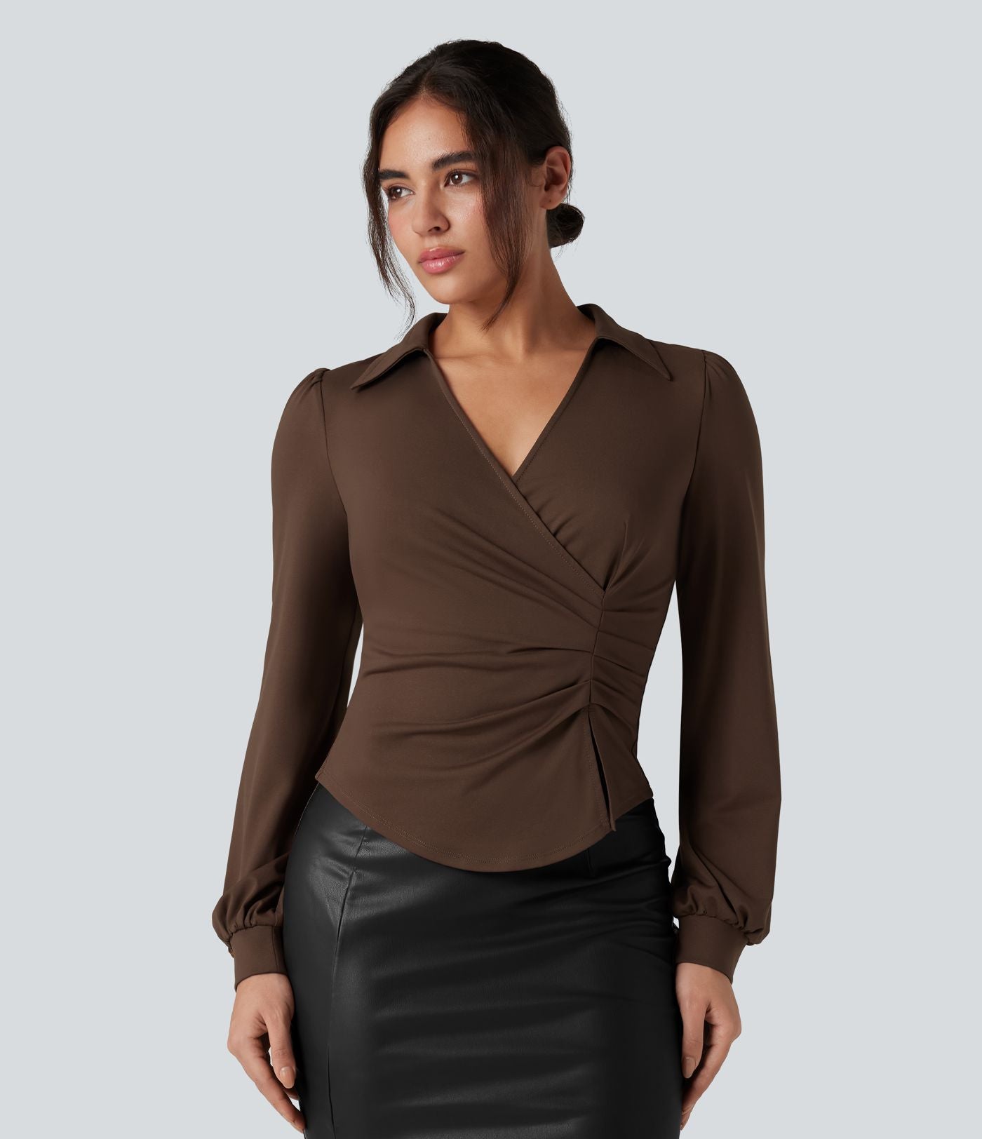 Chemise tailleur froncée asymétrique col V manches longues