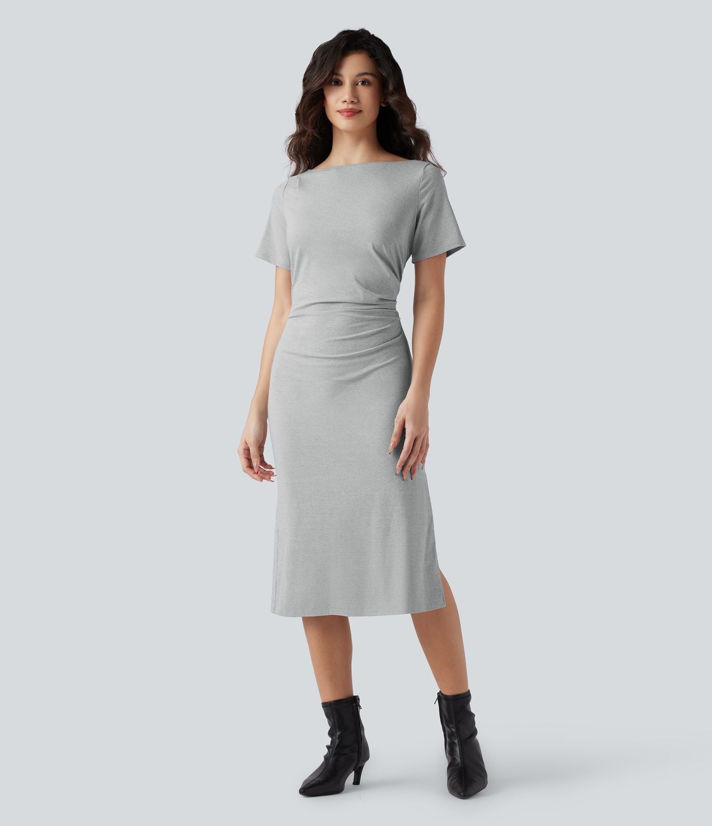 Robe tailleur mi-longue moulante manches courtes froncée
