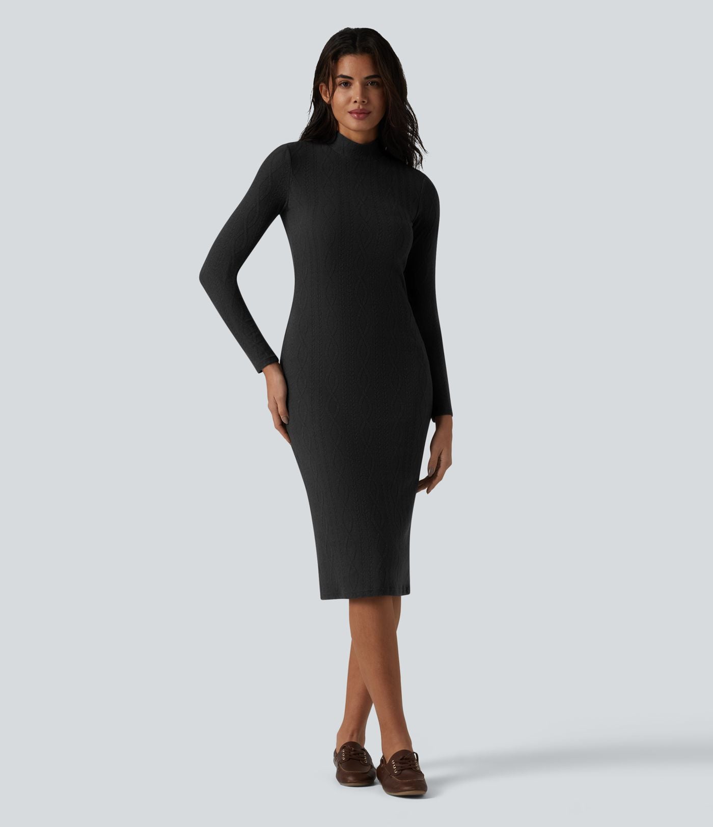 Robe midi moulante tailleur à col montant et manches longues en maille torsadée
