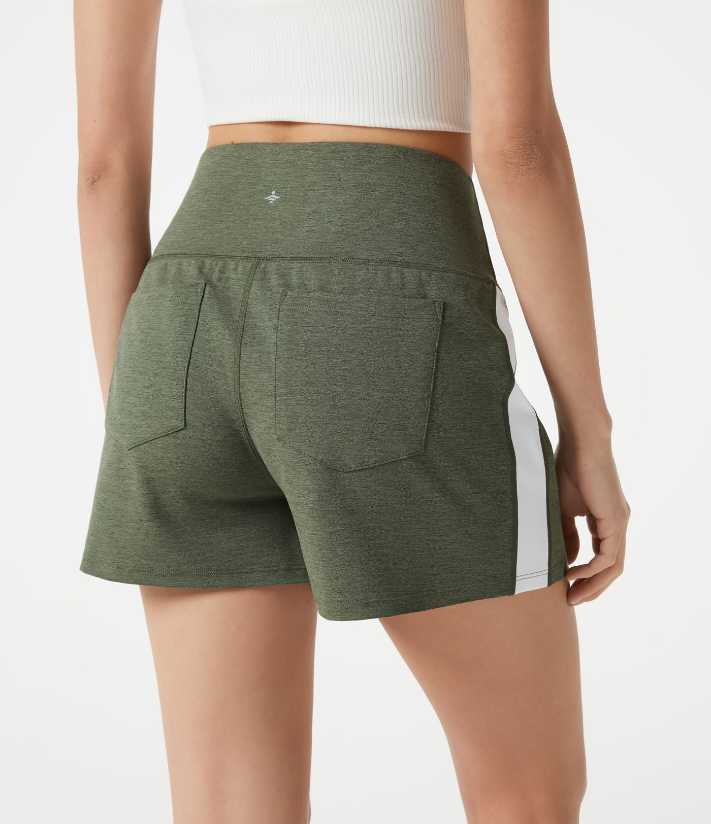 Short baggy de sport taille haute à séchage rapide avec bandes latérales et poches