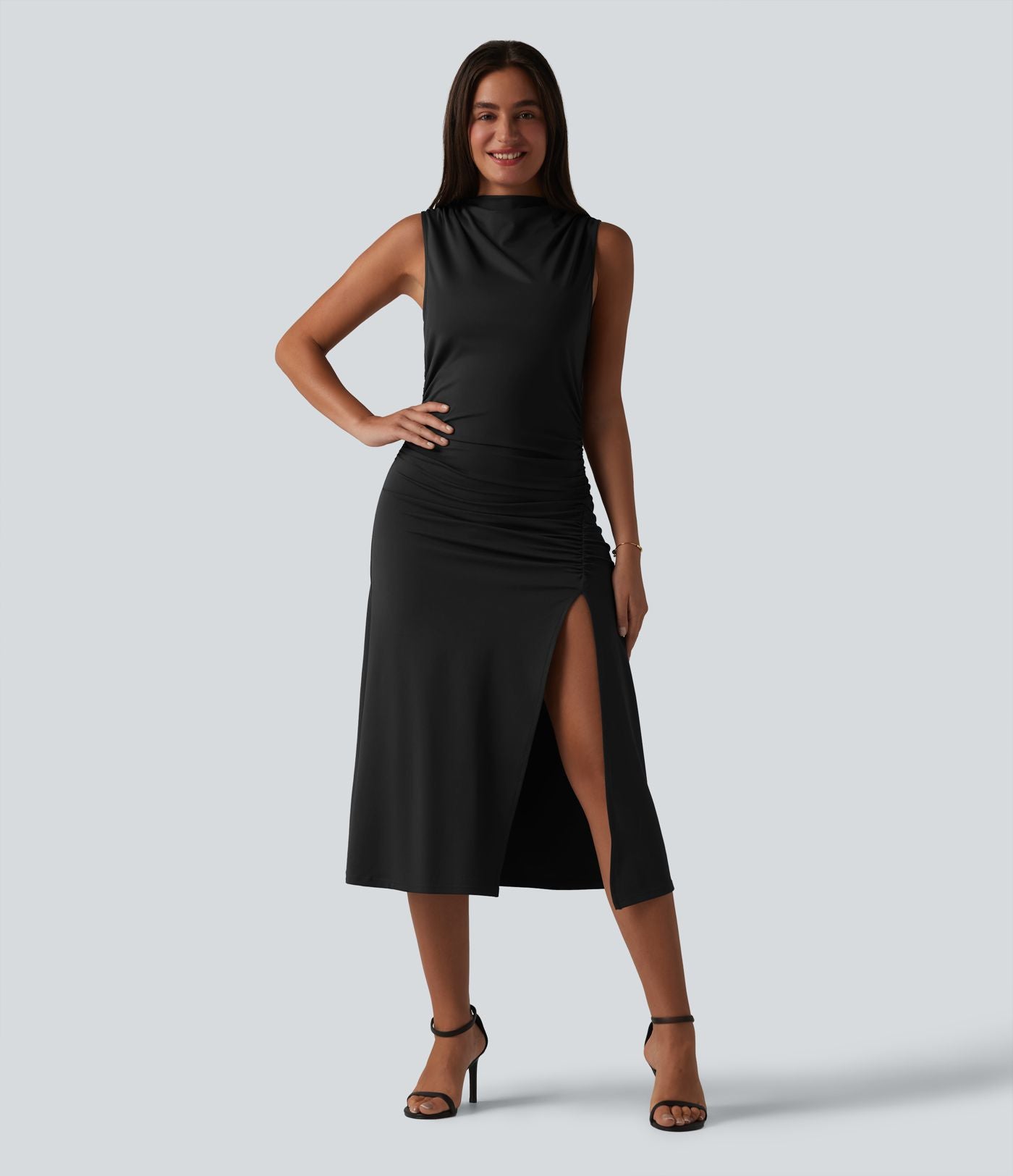 Robe décontractée moulante mi-longue col cheminée sans manches avec fermeture éclair invisible froncée et fente