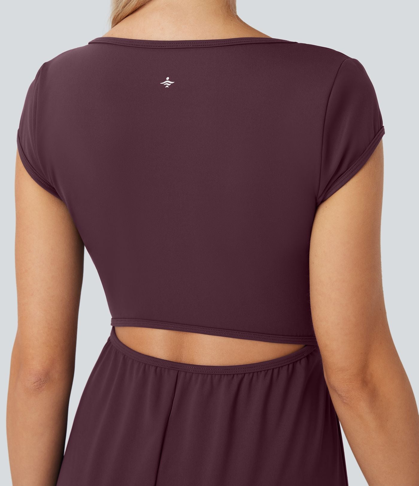 Combinaison de yoga Softlyzero™ Airy Cool Touch à col cranté, manches courtes, jambes larges et poches latérales - Édition Easy Peasy