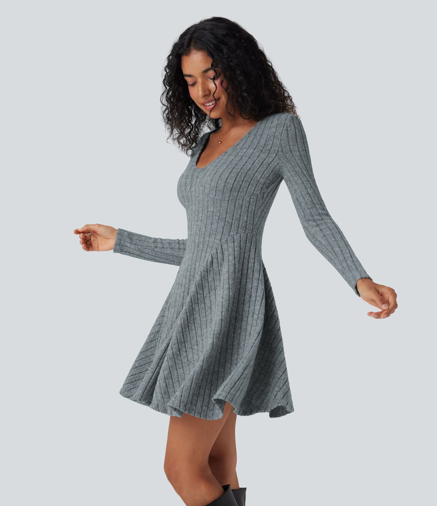 Robe décontractée mini évasée maille côtelée col V manches longues