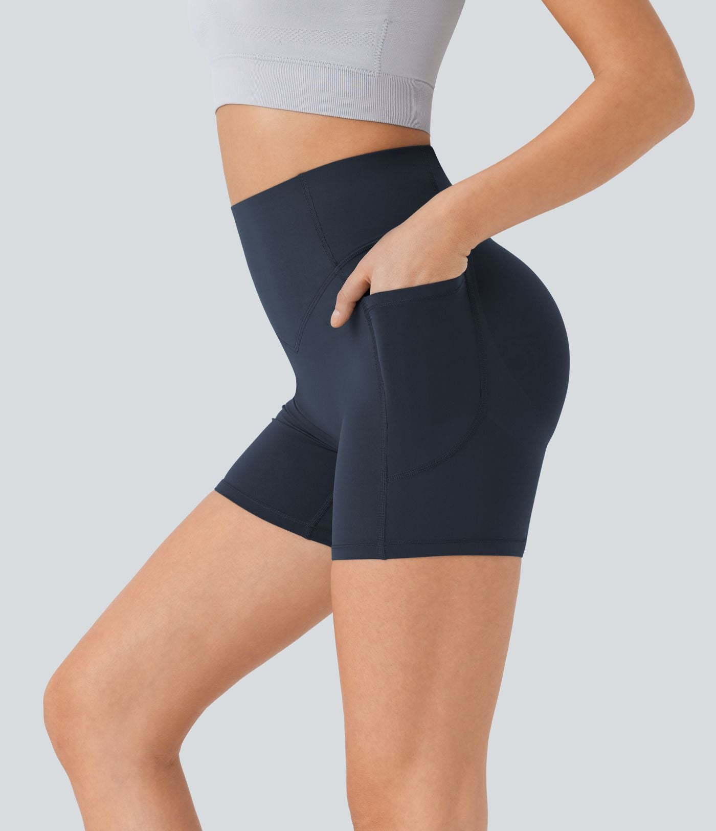 Short cycliste 12,5 cm d'entraînement gainant galbant taille haute avec effet scrunch et poches Halara UltraSculpt™