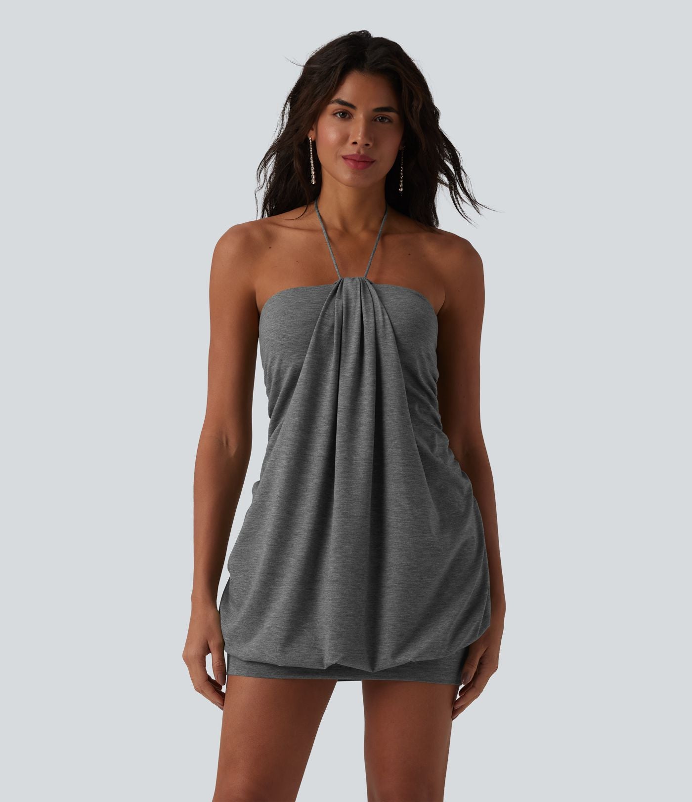 Robe mini moulante à dos nu et brassière intégrée