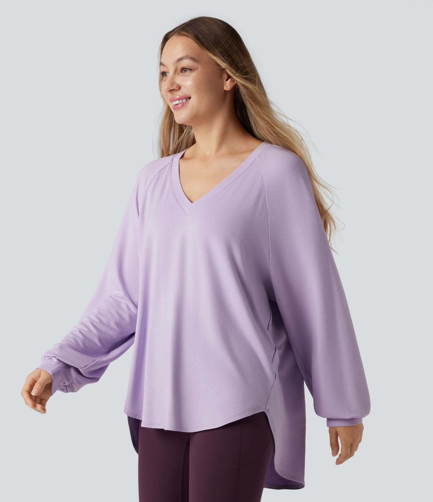 Sweat-shirt col V manches longues ourlet asymétrique