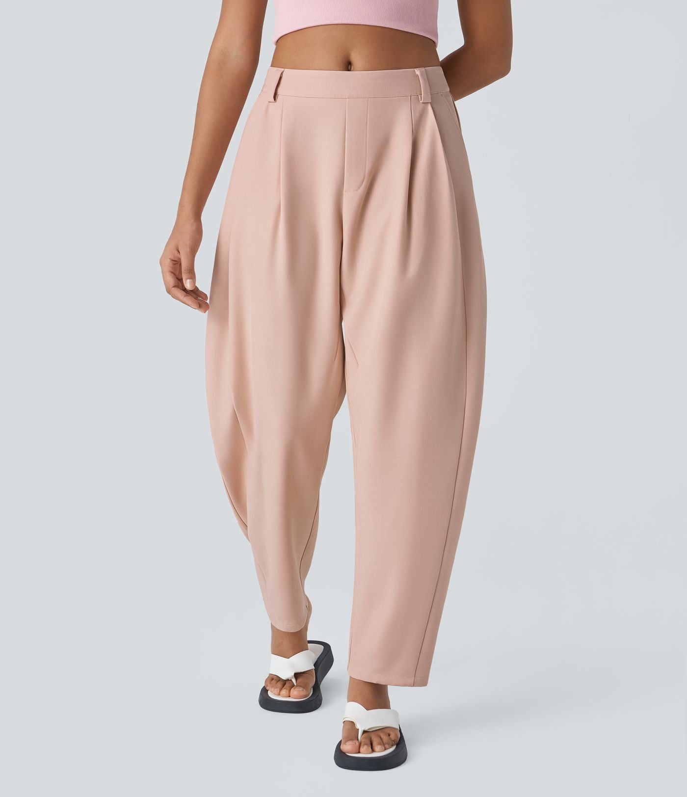 Pantalon tailleur ample, taille moyenne, coupe barrel, à poches