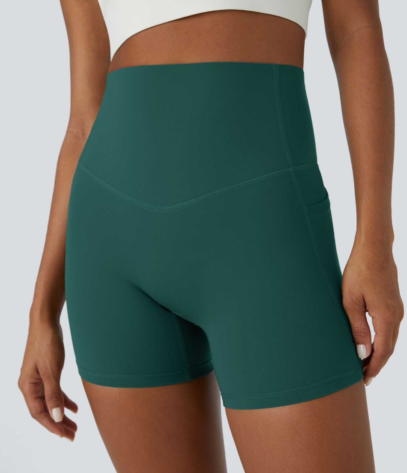 Short cycliste d'entraînement gainant taille haute UltraSculpt™ SoCinched à poches latérales 12,5 cm
