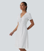 Robe casual à col V, manches courtes et imprimé à pois longueur genou
