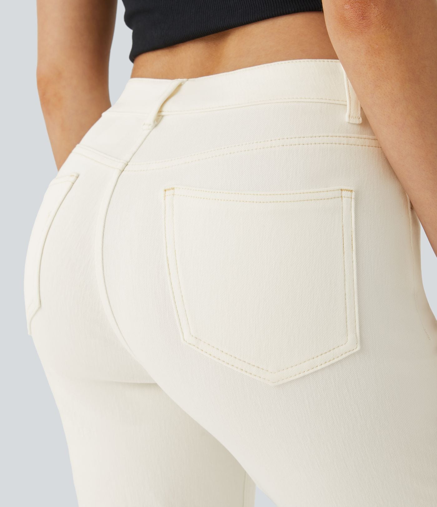 Jean 7/8 décontracté taille haute avec poches et jambe droite Halara Flex™