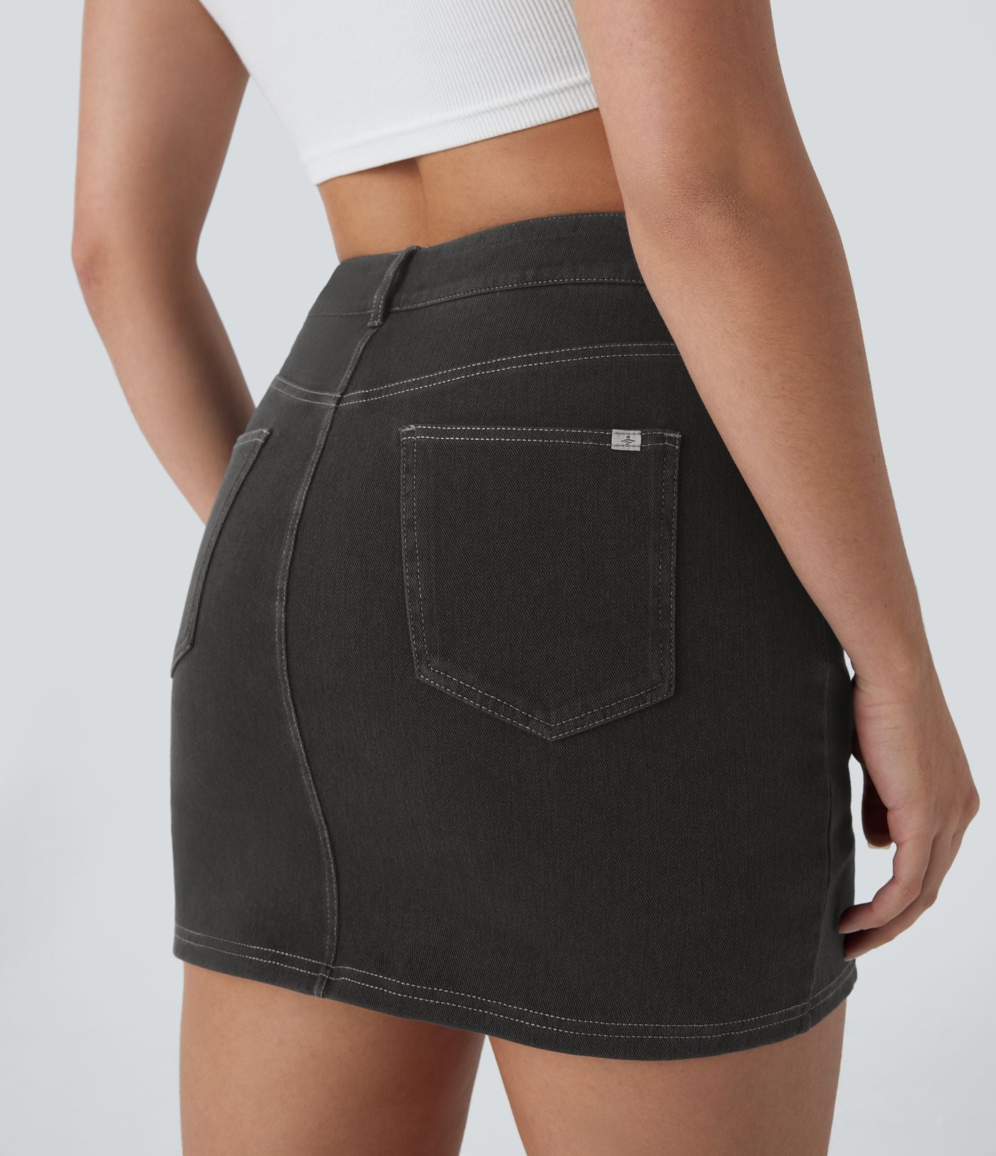 Halara Flex™ Mini-Jupe en Jean décontractée 2-en-1 moulante à taille haute avec poches multiples, fente, effet délavé et tissu extensible