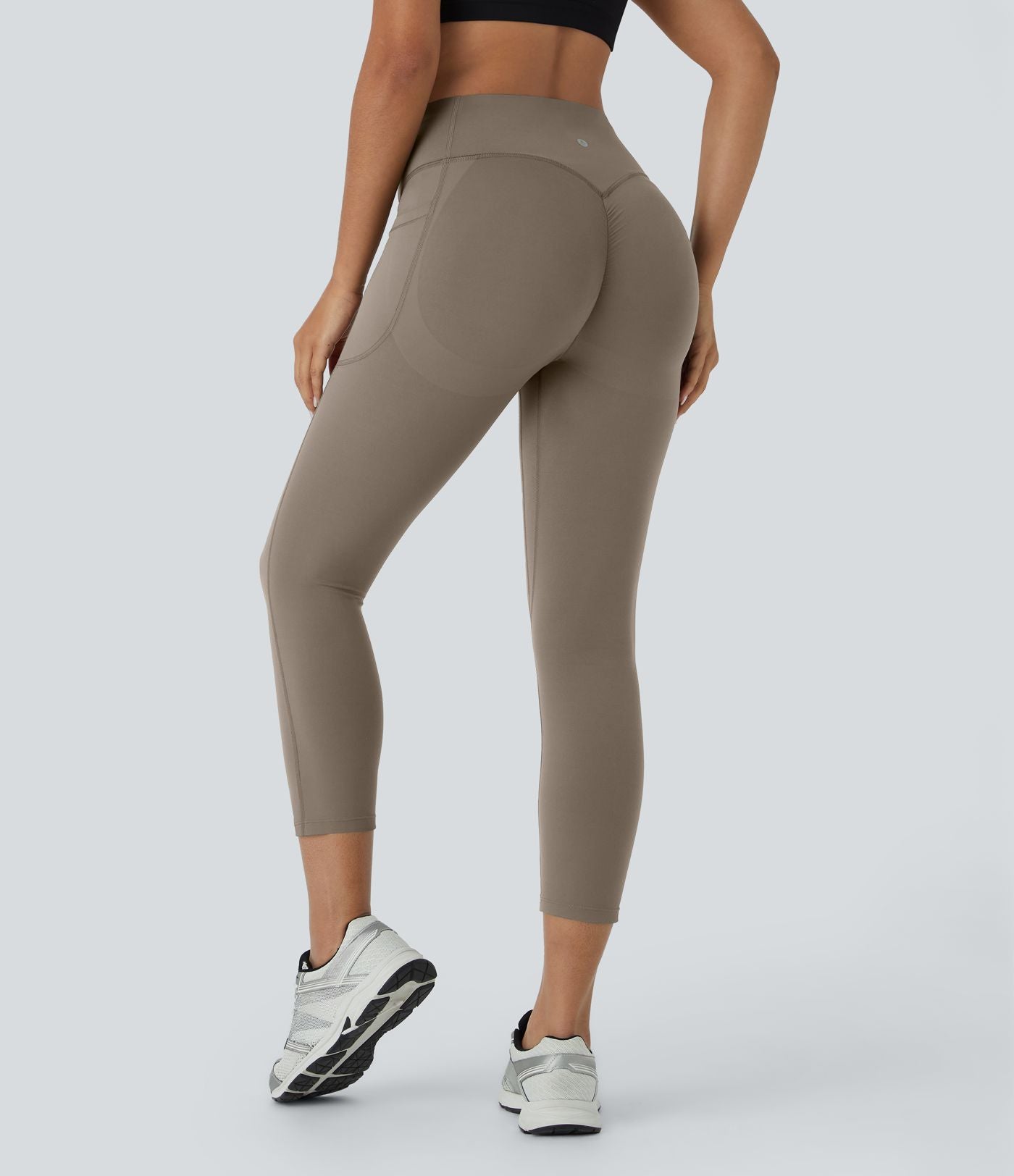 Legging corsaire d'entraînement gainant galbant taille haute avec effet scrunch et poches Halara UltraSculpt™