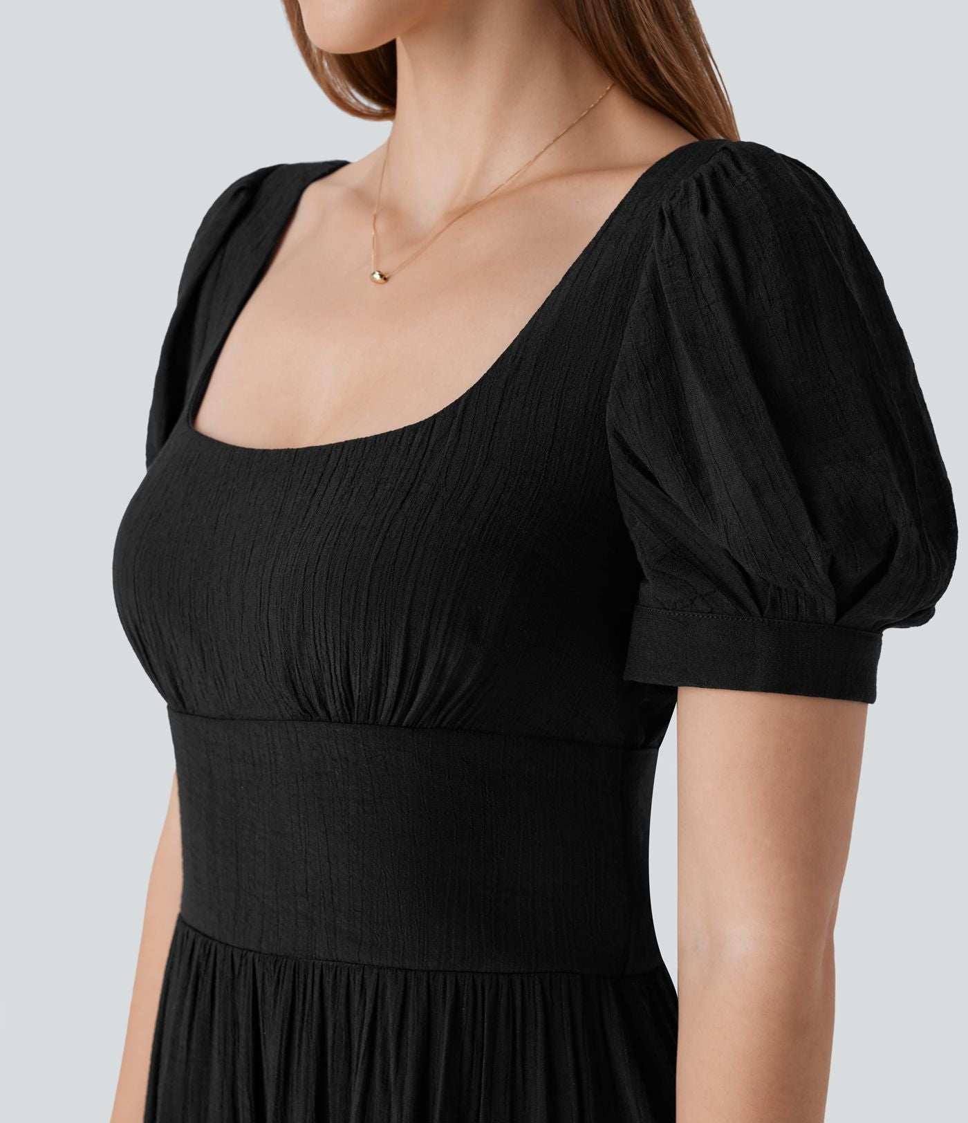 Robe longue de villégiature fluide à col carré, manches bouffantes, laçage et taille cintrée