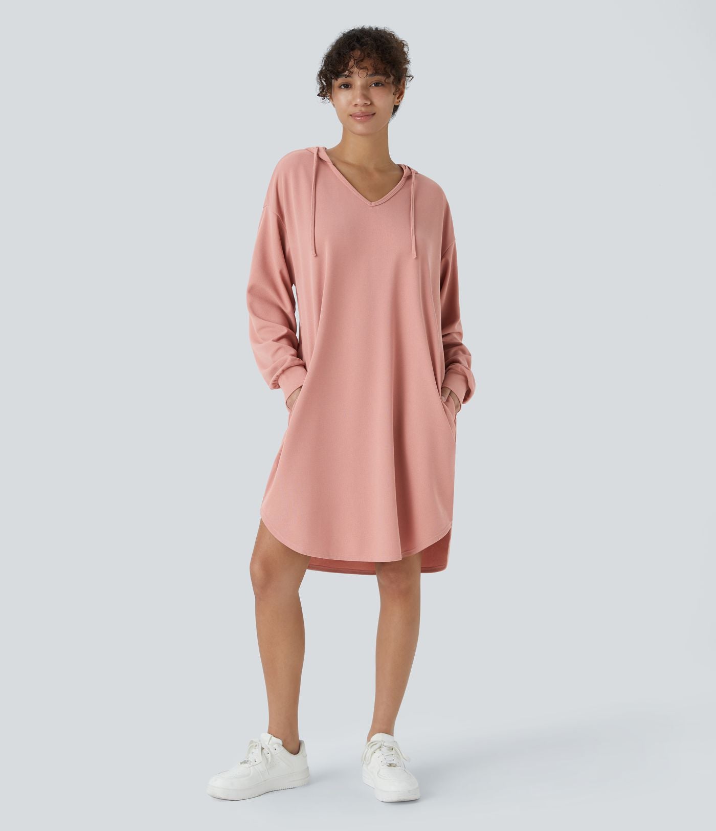 Robe Sweatshirt Casual à Capuche avec Cordon Poches Latérales Ourlet Courbé Asymétrique Oversize Mini en Tissu Gaufré