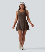 Robe de sport mini 2-en-1 SoftlyZero™ Airy col U poches effet frais InstantCool danse bonnets E-G, accès facile Easy Peasy