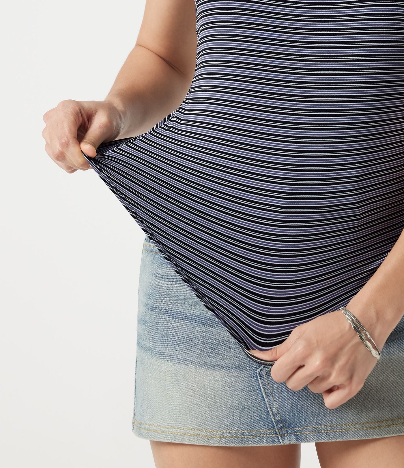 Caraco décontracté Halara UltraSculpt™ jacquard rayé avec dos ajouré, ourlet arrondi et coussinets amovibles