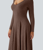 Robe mi-longue évasée maille côtelée à décolleté en V et manches longues