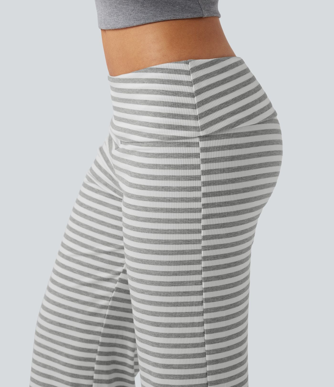 Pantalon évasé rayé taille basse à rabat