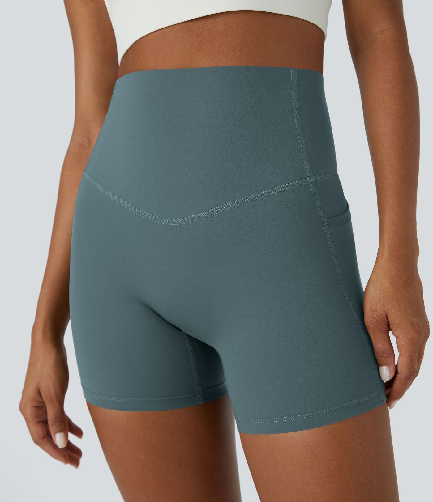 Short cycliste d'entraînement gainant taille haute UltraSculpt™ SoCinched à poches latérales 12,5 cm