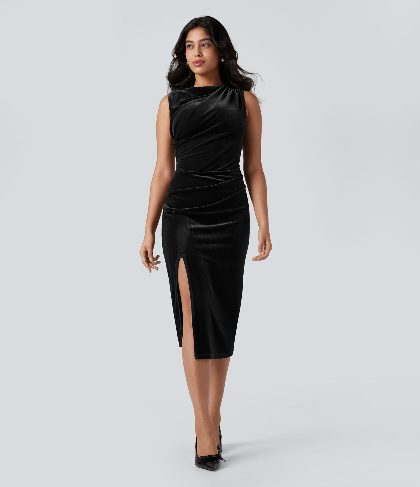 Robe mi-longue moulante velours col drapé sans manches fendue froncée