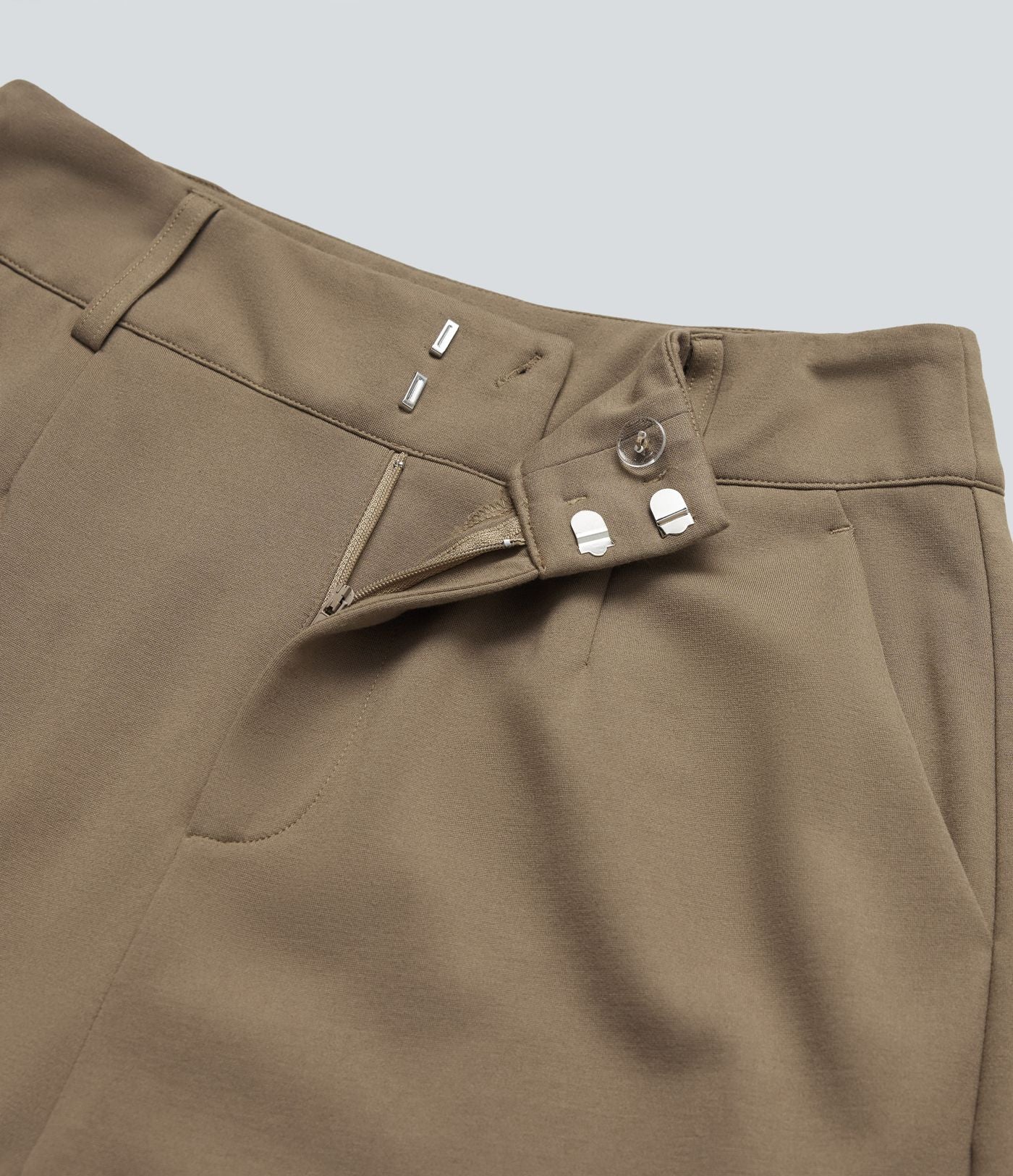 Pantalon tailleur coupe droite taille haute avec poches