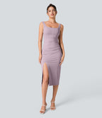 Robe corset midi moulante ruchée à encolure carrée, dos nu, brassière intégrée