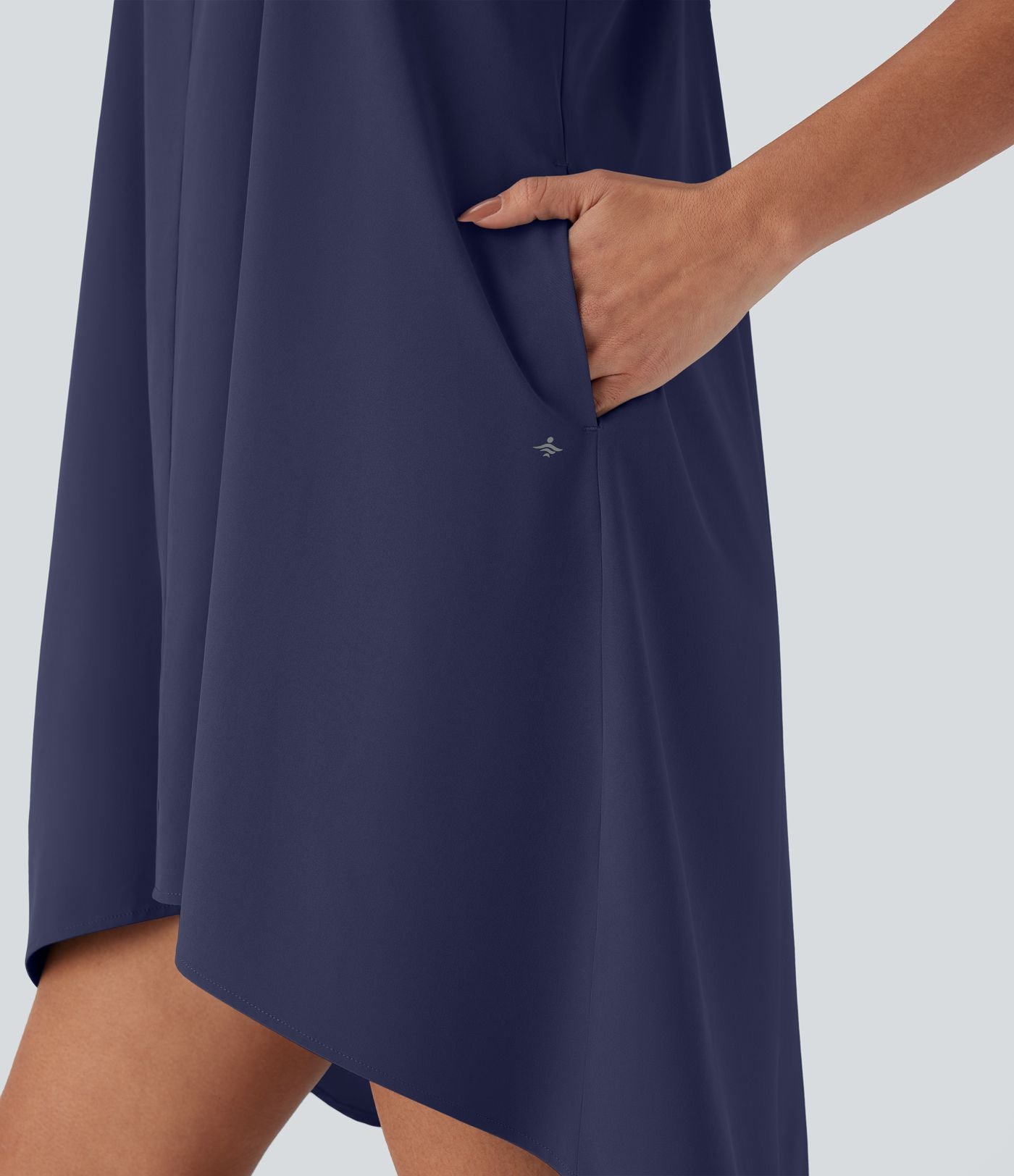 Robe décontractée mini fluide Breezeful™ à dos nageur, poches latérales, ourlet asymétrique et séchage rapide