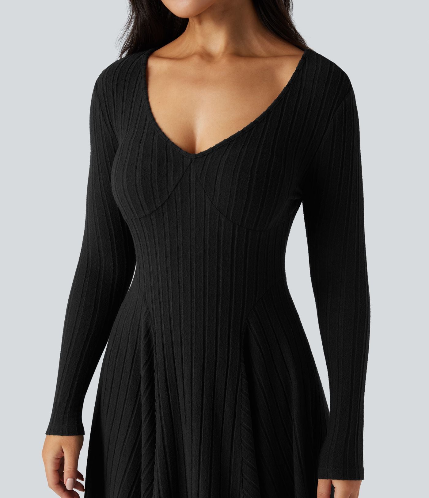 Robe mi-longue évasée maille côtelée à décolleté en V et manches longues