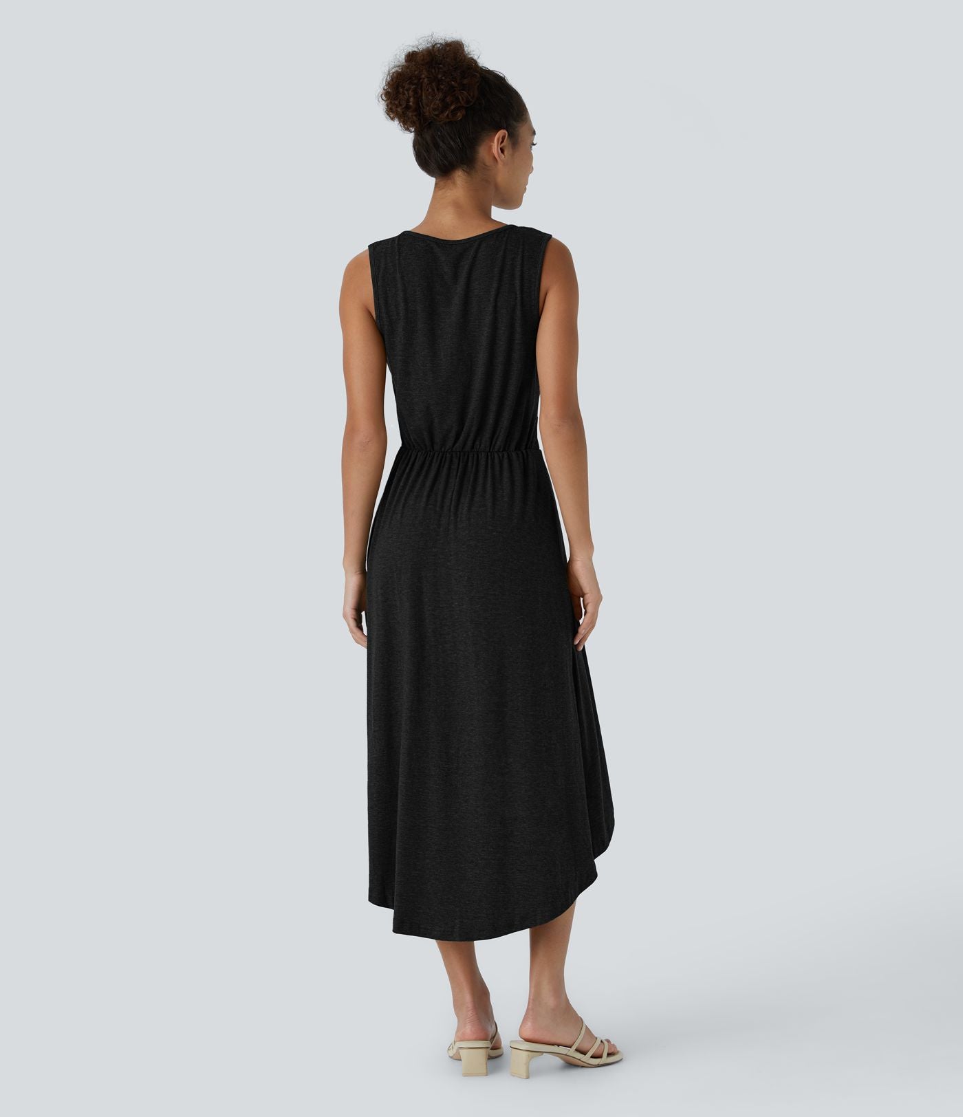 Robe Mi-Longue Plissée Décolleté Plongeant Sans Manches Haut Bas Ourlet Croisé