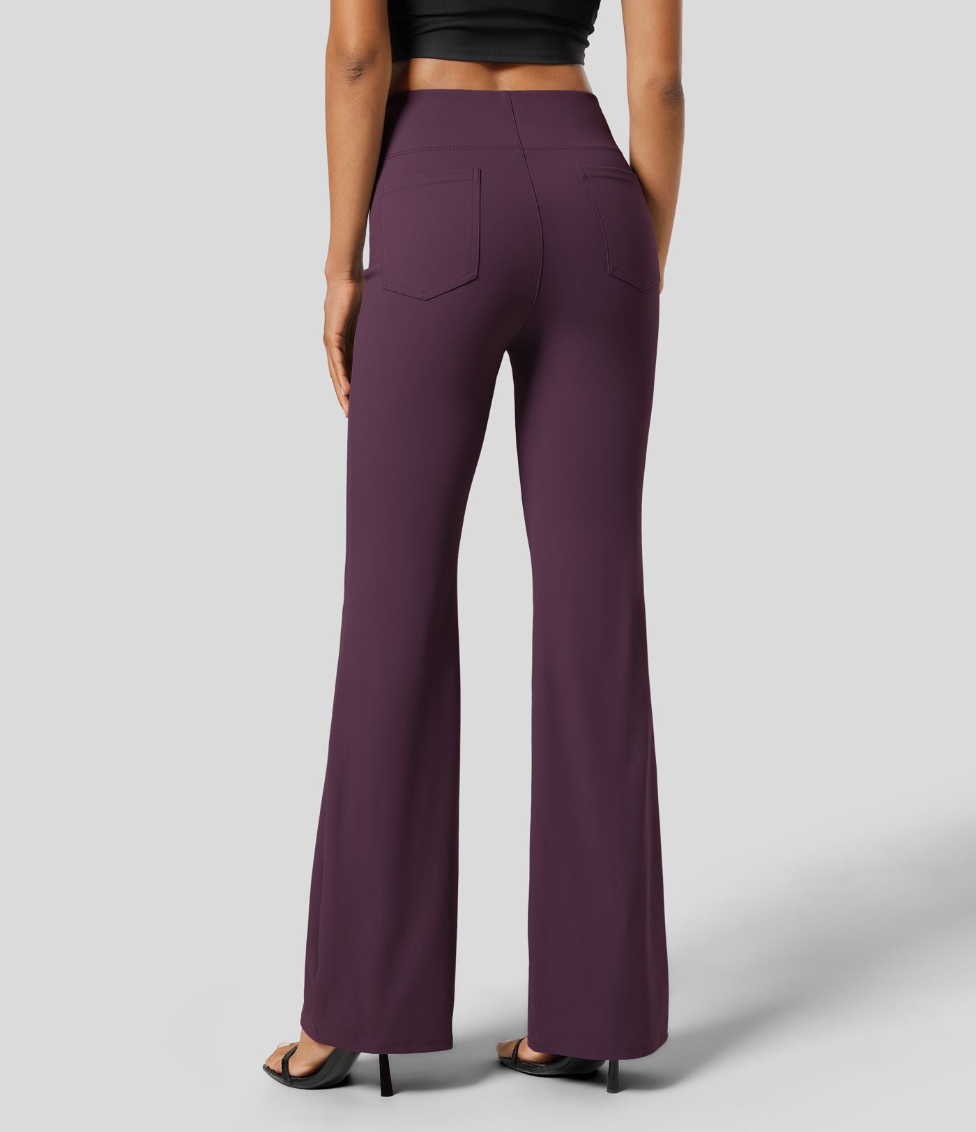 Pantalon tailleur légèrement évasé taille haute avec poches arrière Halara Flex™