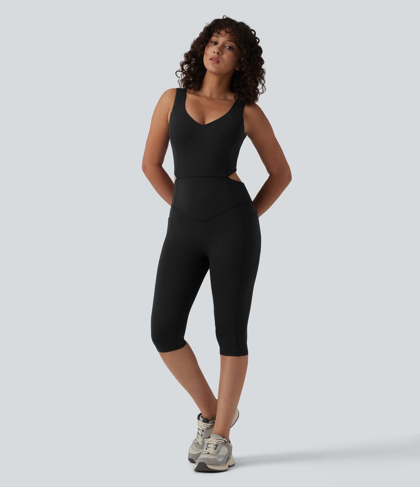 Combinaison sport gainante push-up col V longueur genoux Halara UltraSculpt™ avec poches - Édition Easy Peasy