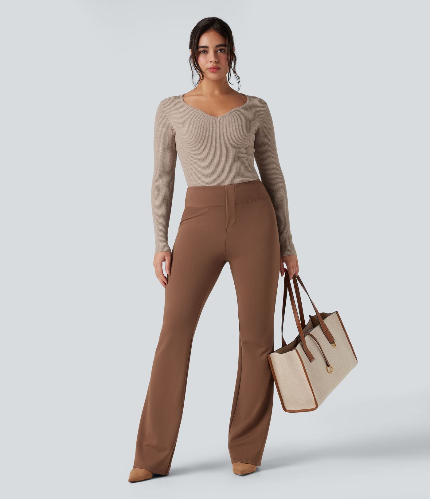 Pull tailleur côtelé col cœur manches longues