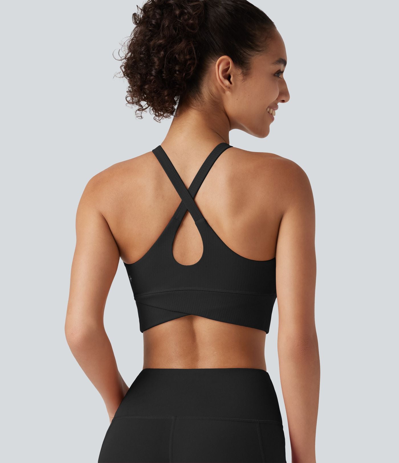 Brassière de yoga Halara UltraSculpt™ côtelée maintien léger à col V avec coussinets amovibles