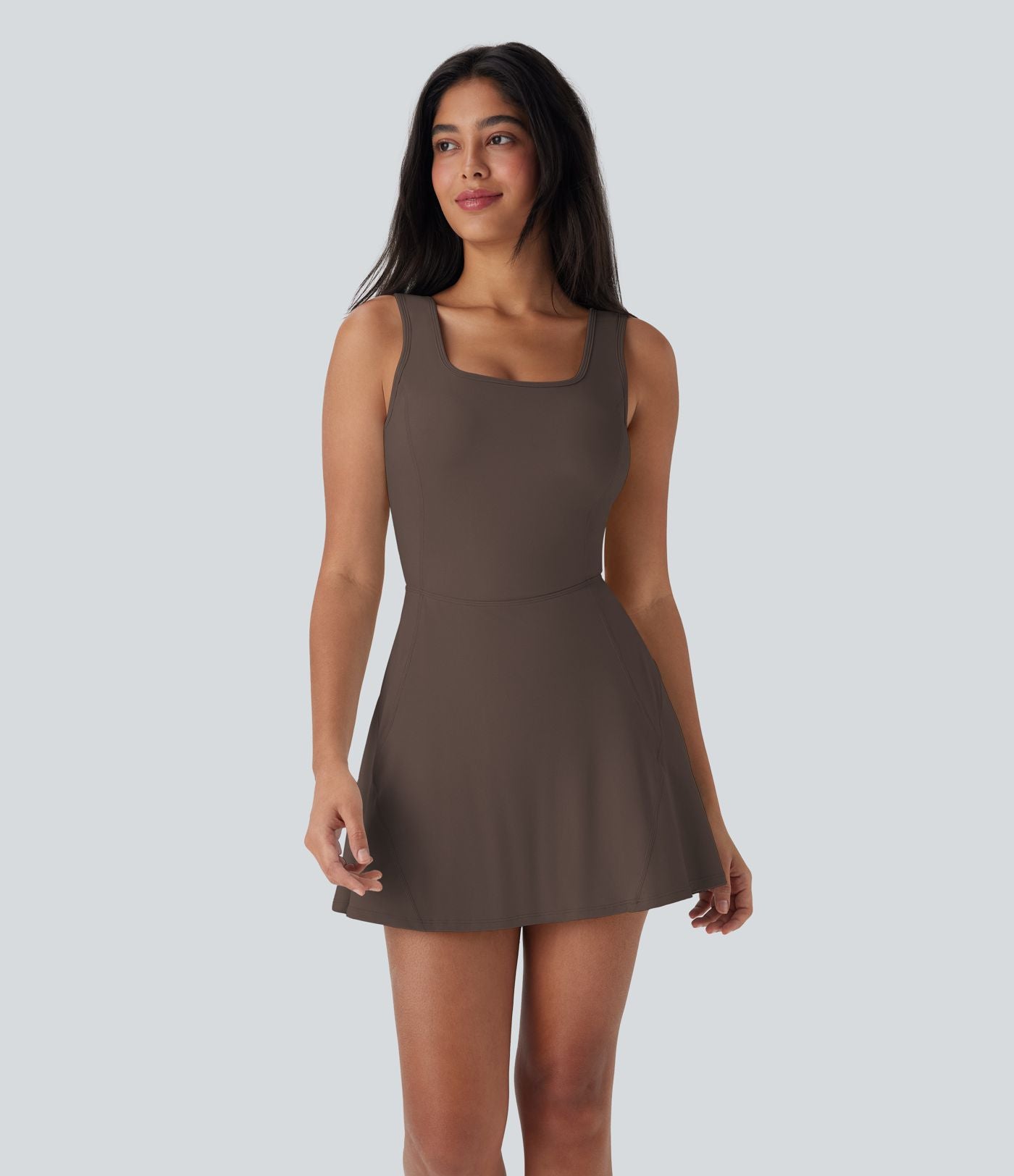 Robe SoftlyZero™ Airy de danse mini 2-en-1 dos nu, col U, bretelles croisées, poches latérales et effet frais InstantCool, accès facile Easy Peasy