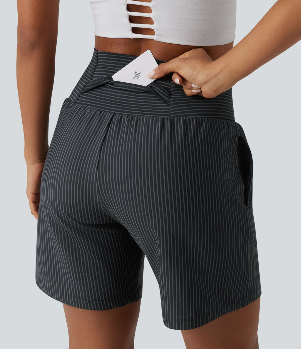Short yoga 2-en-1 à rayures taille super haute 17,5 cm avec poches
