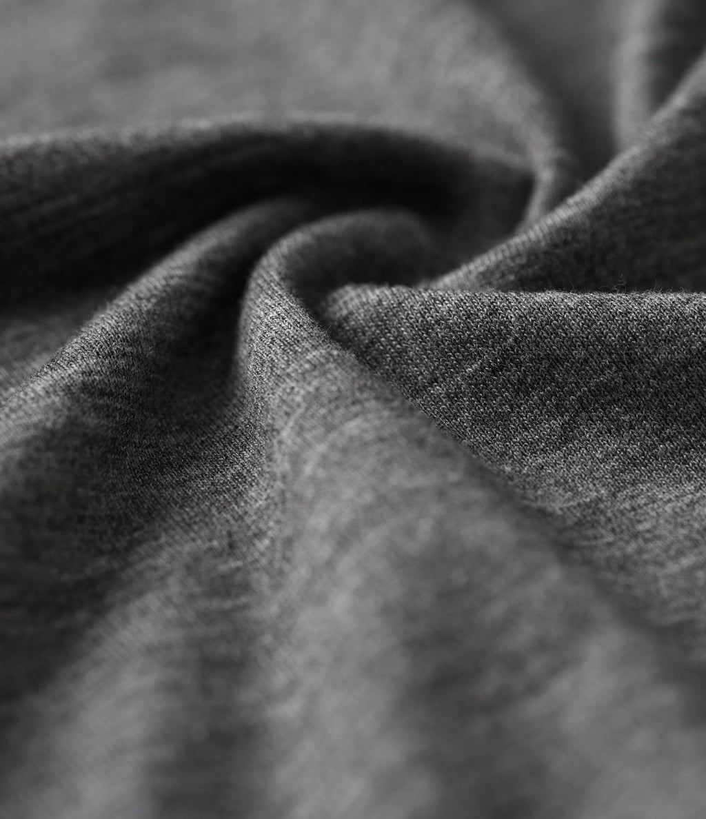 Robe mi-longue col montant manches longues
