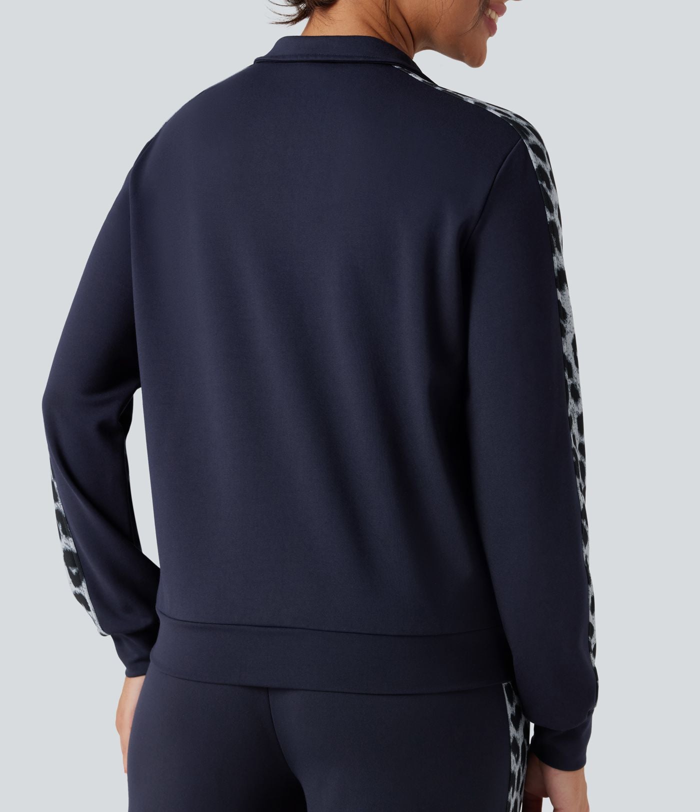 Veste col montant imprimé léopard contrastant avec poches