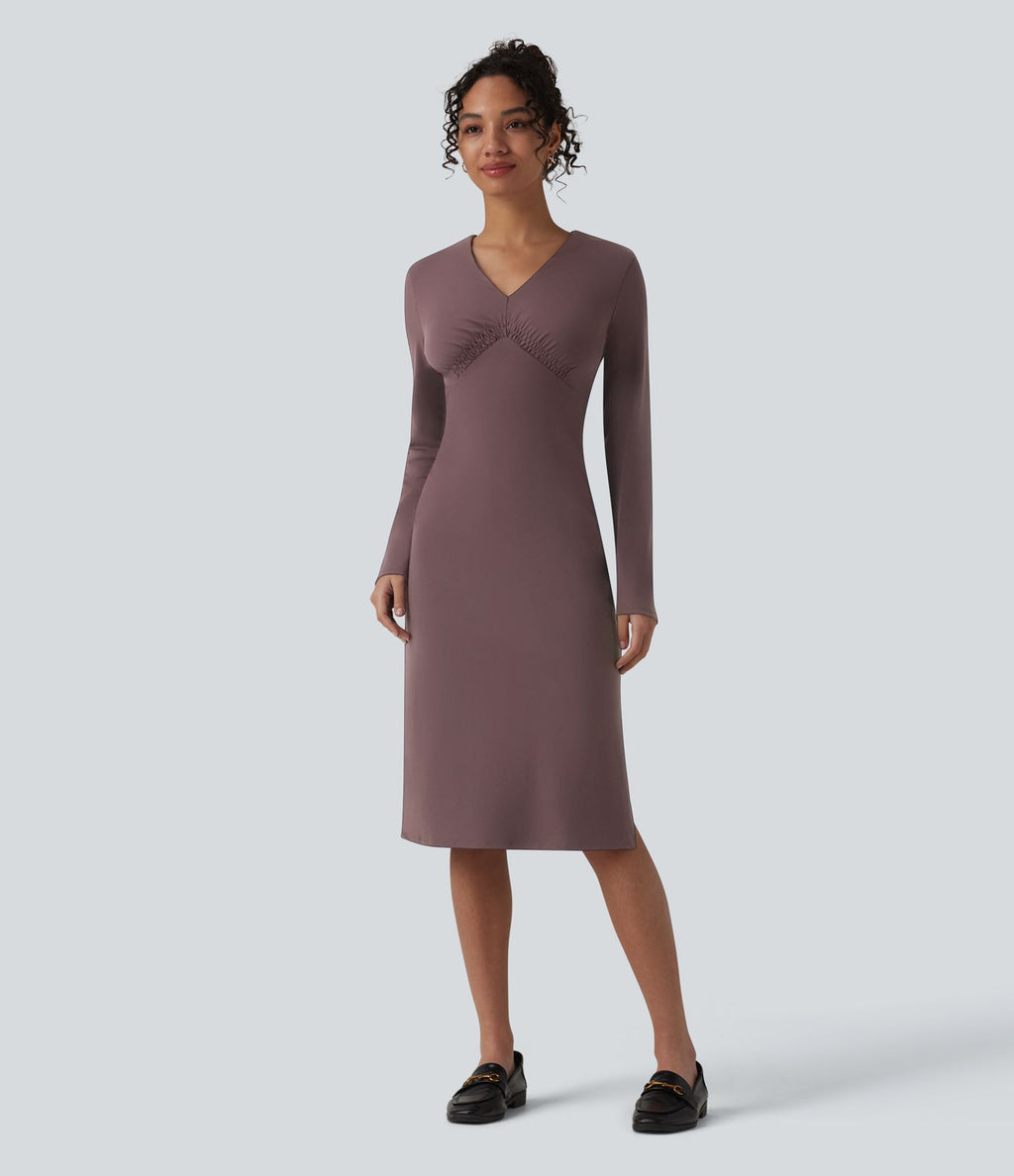 Robe midi col V manches longues froncée avec fente - Idéale pour le bureau