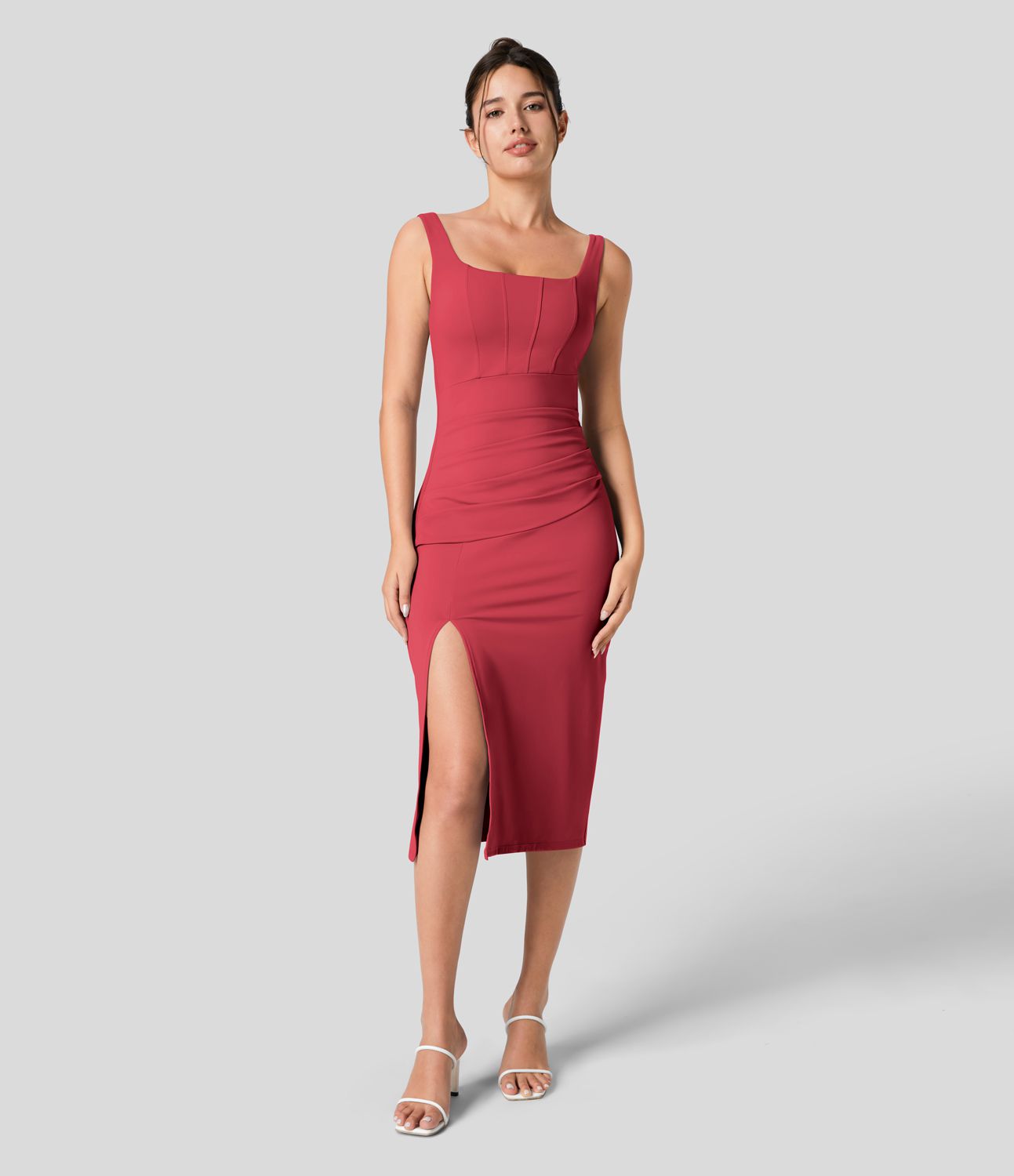Robe corset midi moulante ruchée à encolure carrée, dos nu, brassière intégrée