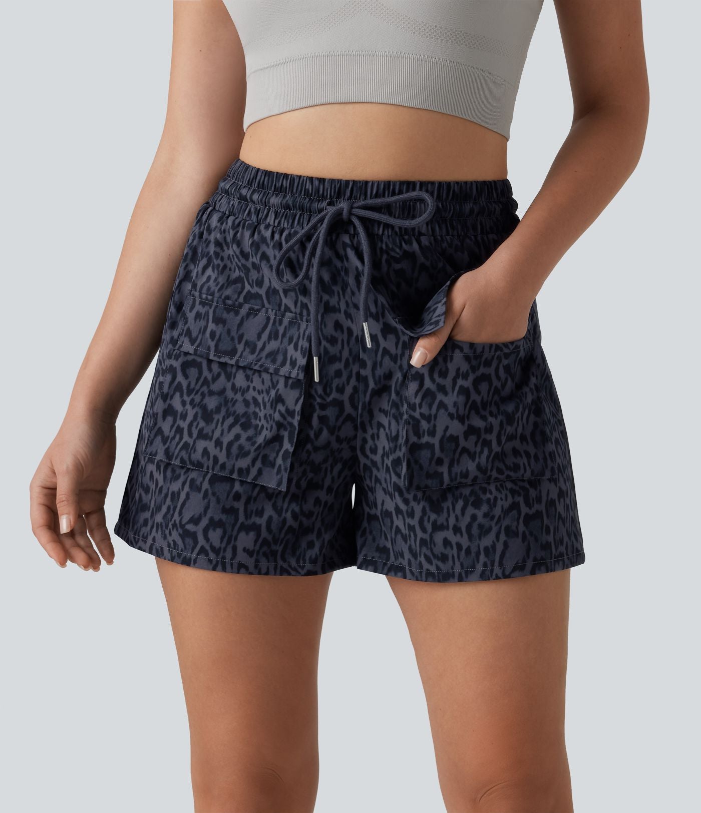 Short cargo ample taille haute imprimé léopard avec cordon de serrage et poches
