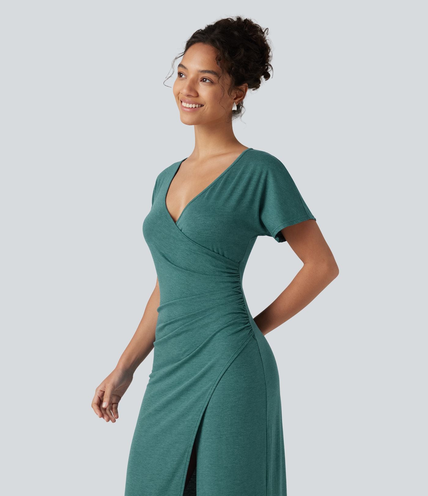 Robe longue moulante décontractée col V, manches chauve-souris, froncée avec fente