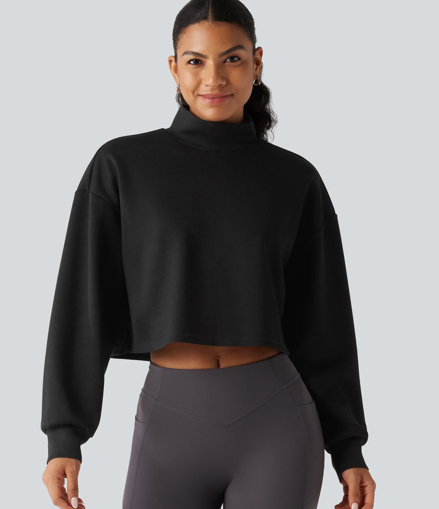 Sweat crop top col montant avec manches longues et coupe décontractée