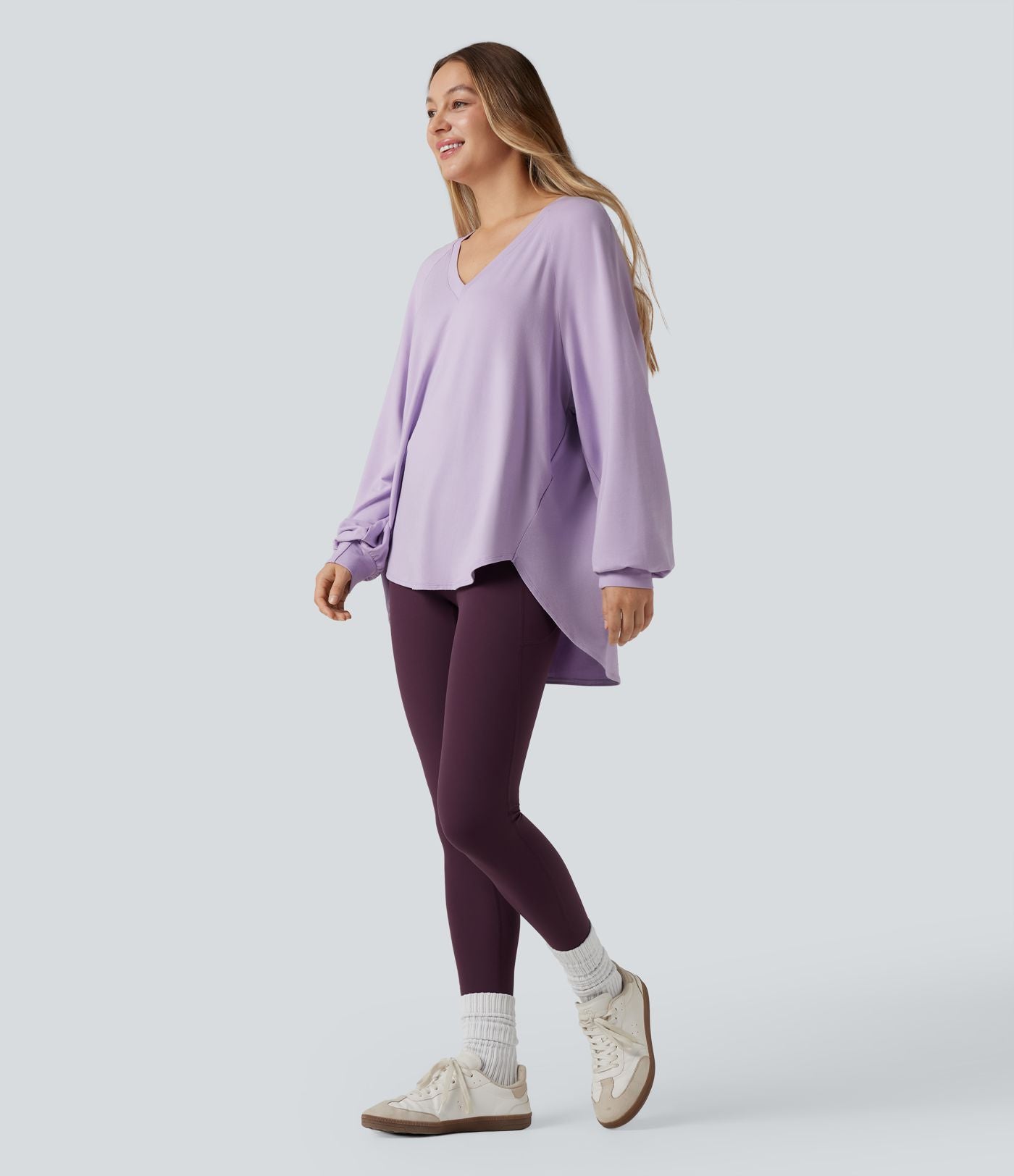 Sweat-shirt col V manches longues ourlet asymétrique
