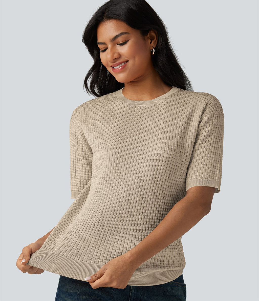 Pull col rond manches courtes en tissu gaufré