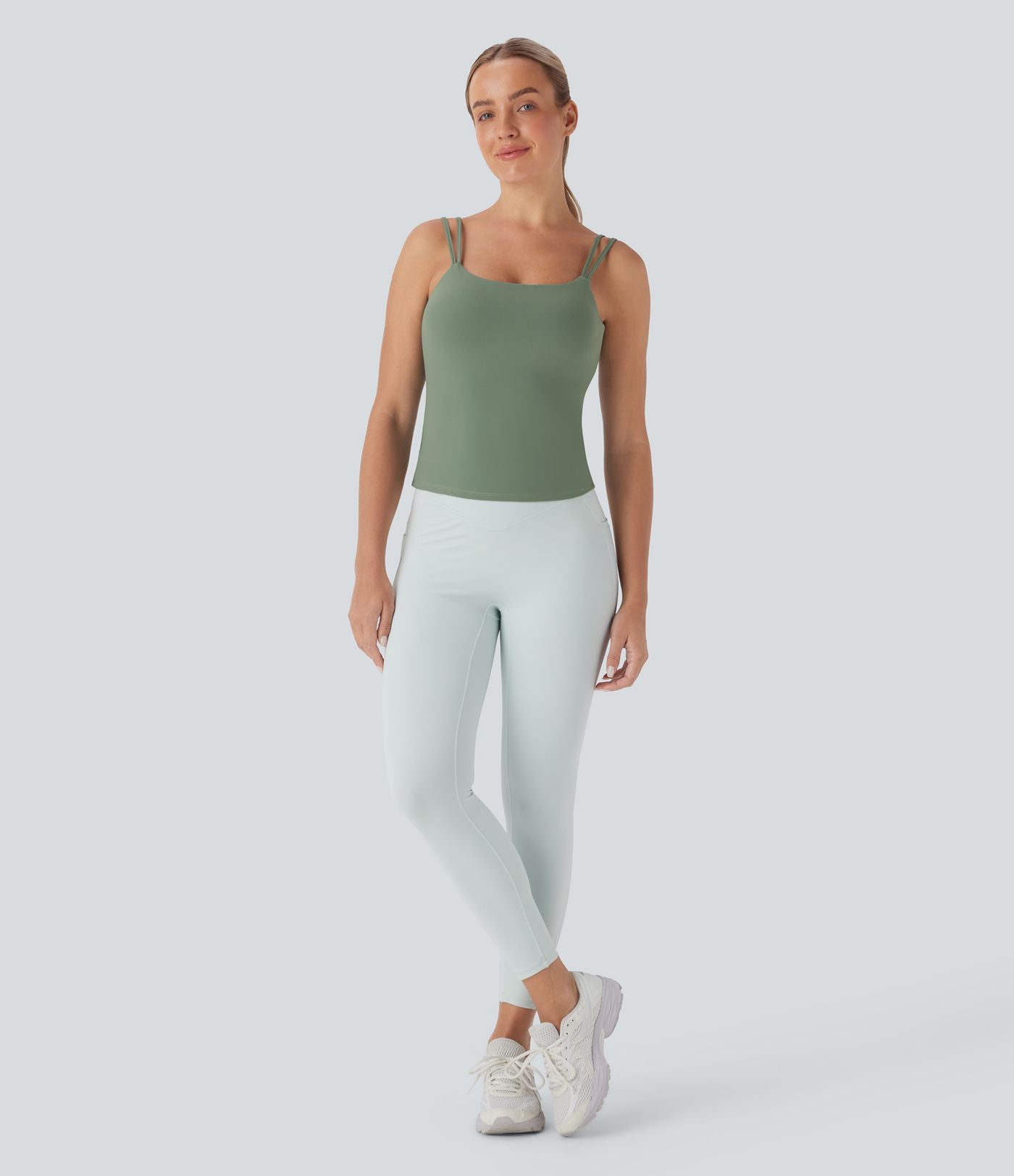 Débardeur de yoga dos nu à bretelles doubles et design torsadé