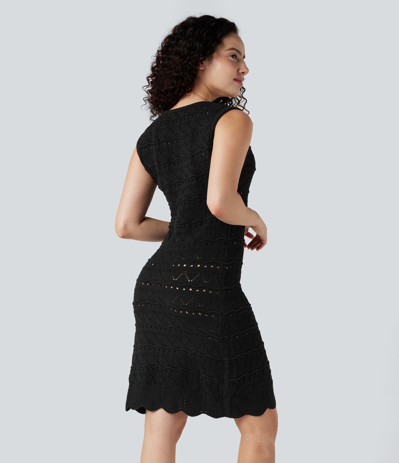 Robe pull courte col U sans manches tricot ajouré ourlet festonné
