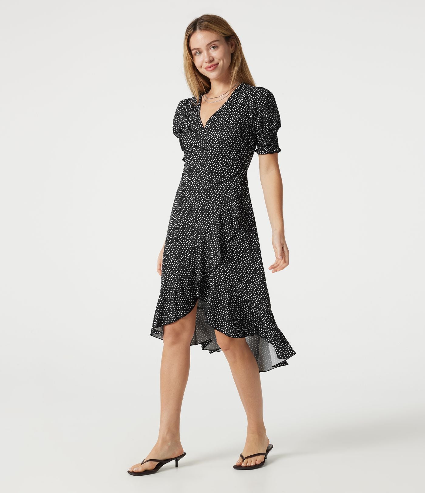Robe casual midi col V à manches courtes à pois avec ourlet à volants