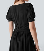 Robe longue de villégiature fluide à col carré, manches bouffantes, laçage et taille cintrée